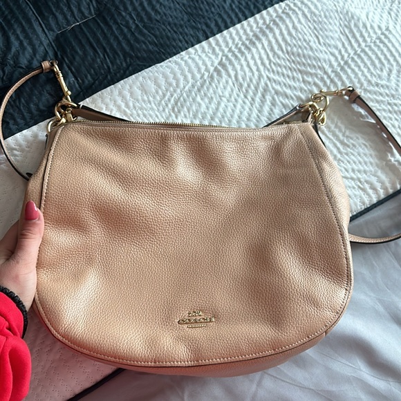 Beautiful leather coach bag. - Picture 7 of 8